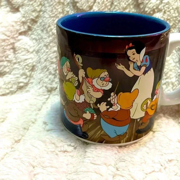 Vintage Snow White and The Seven Dwarfs Walt Disney  Mug Made in Japan - Picture 1 of 3